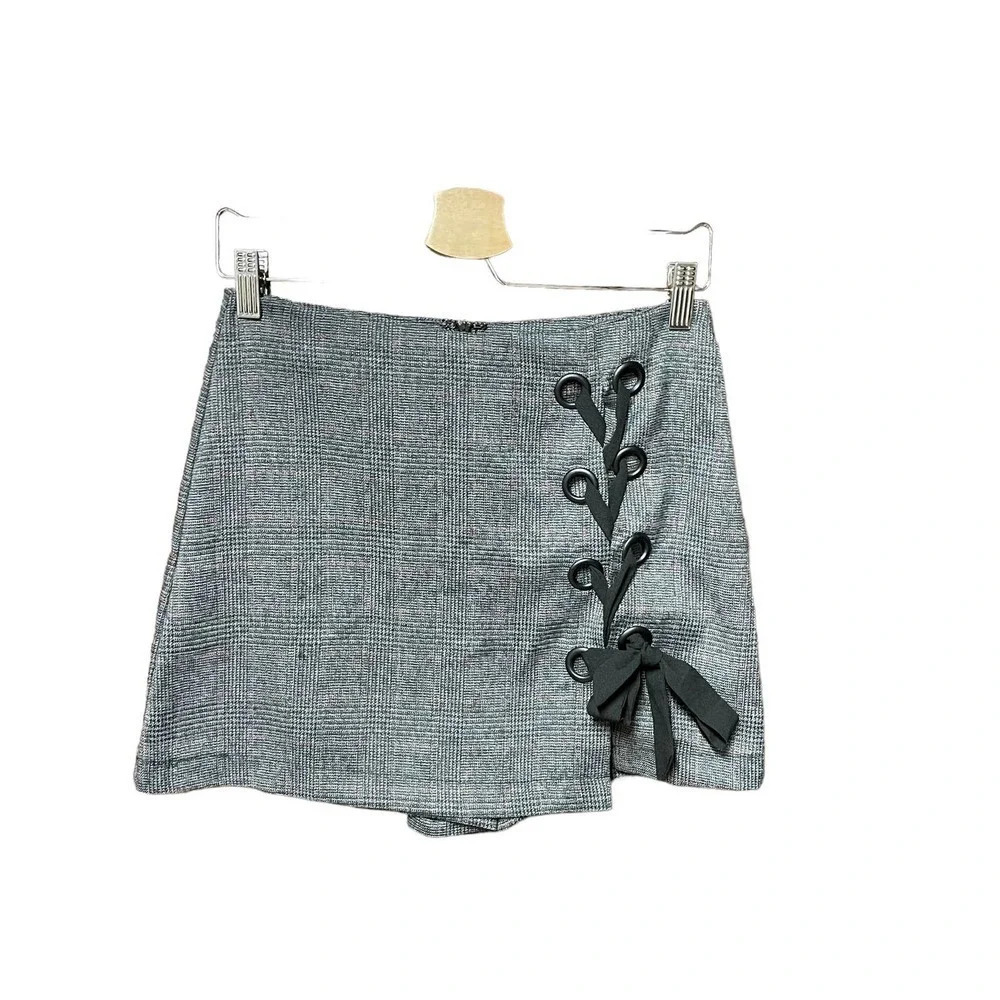 DO+BE Lace Up‎ Plaid Skort Black Gray Size Medium